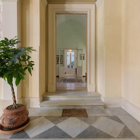 Konukevi Dongiovanni Lecce