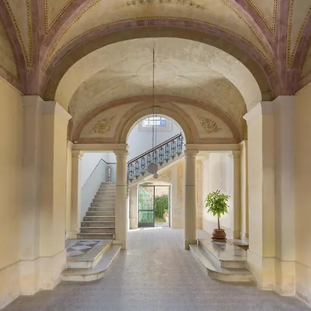 Konukevi Dongiovanni Lecce