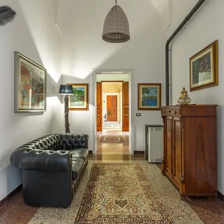 ゲストハウス Dongiovanni レッチェ